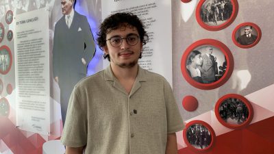 Yükseköğretim Kurumları Sınavı’nda (YKS) başarılı olan Fatih Emre Düzcan, ailesi