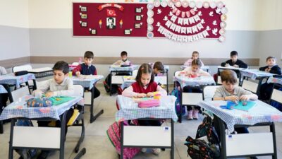 MEB ilkokul ve ortaokulun yeni sınıflarını e-Okul üzerinden belirleyecek. Tedbirlerin