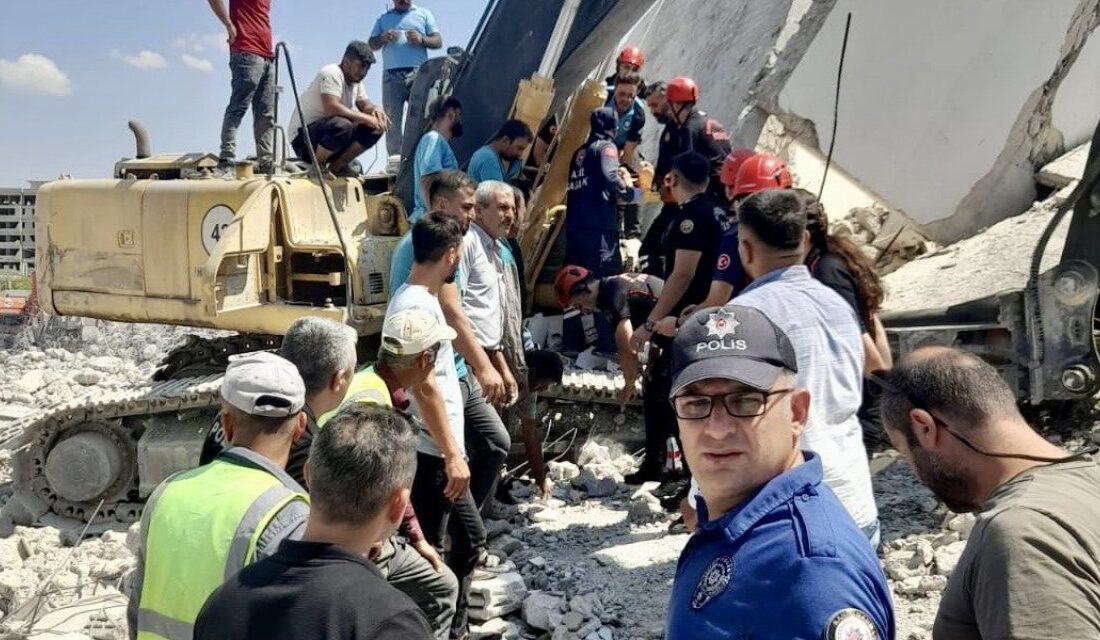 Kahramanmaraş’ta 6 Şubat depremlerinde hasar gören binaların yıkımı sırasında yaşanan