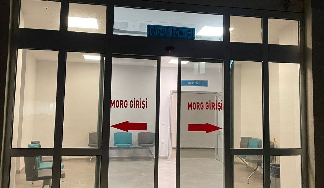 Kahramanmaraş'ın Onikişubat ilçesindeki Millet Bahçesi'nde bir parkta, erkek cesedi bulundu.