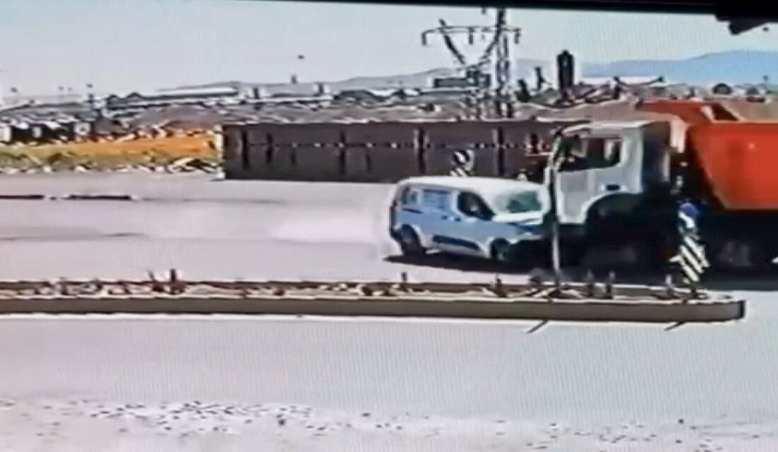 Kahramanmaraş’ta hafif ticari araç ile kamyonun çarpışması sonucu yaşanan 1