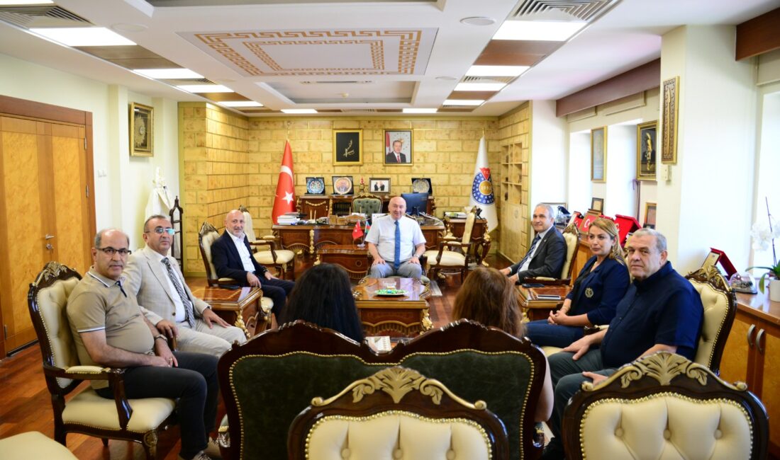 CHP Heyeti, Rektör Yasım’ı Ziyaret Etti Cumhuriyet Halk Partisi (CHP)