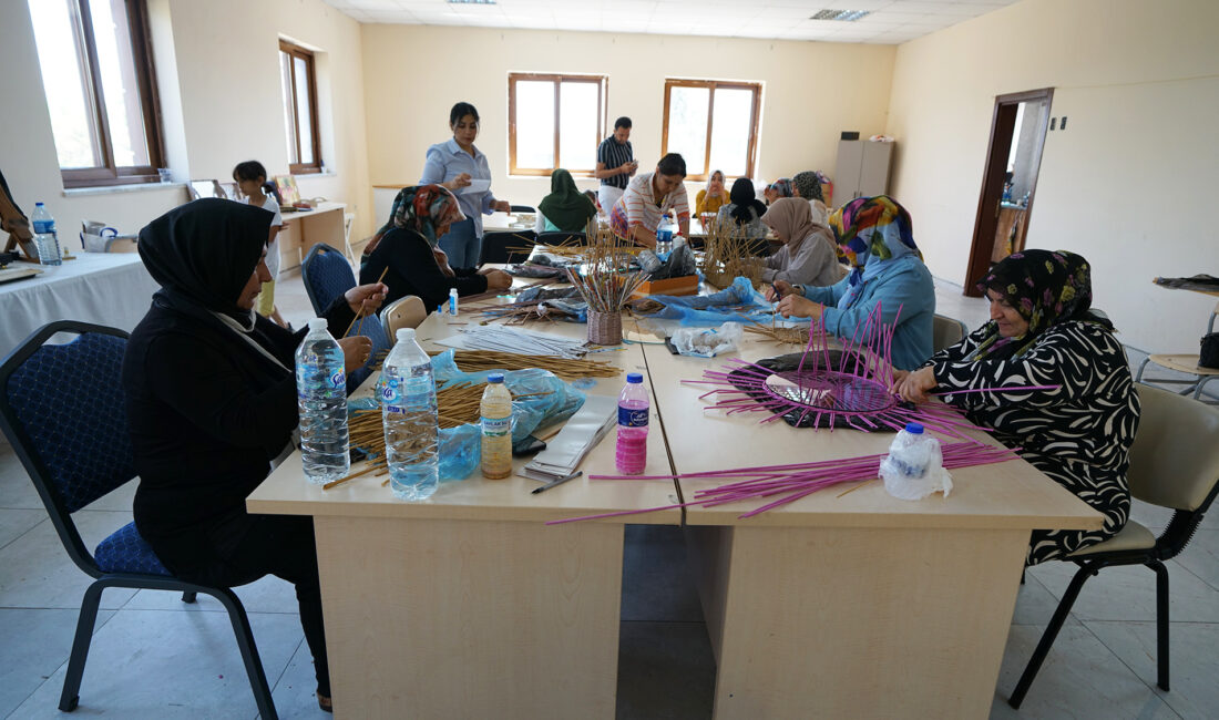 Kahramanmaraş Büyükşehir Belediyesi, geri dönüşüm konusundaki duyarlılığını kadınlara yönelik düzenlediği