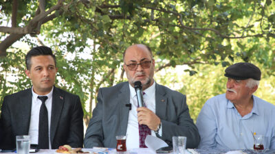 Dulkadiroğlu Belediye Başkanı Mehmet Akpınar, Eskinarlı Mahallesi’nde düzenlenen mahalle toplantısında,