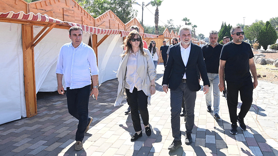 KAFUM Atatürk Parkı’nda sürdürülen fuar hazırlıklarını yerinde inceleyen Başkan Görgel,