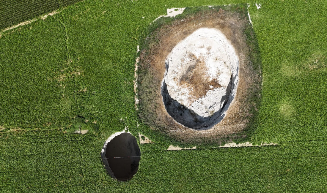 Karapınar ilçesinde geçen yıl ortaya çıkan obruğun yanında yeni bir
