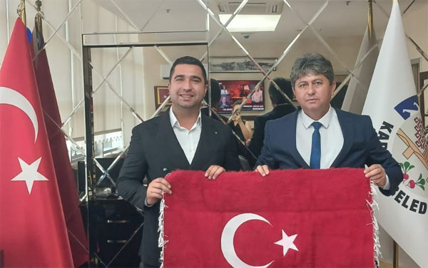 Kadirli Karatepe Kilim Kooperatifi Başkanı Yüksel Cafri Kadirli Belediye Başkanı