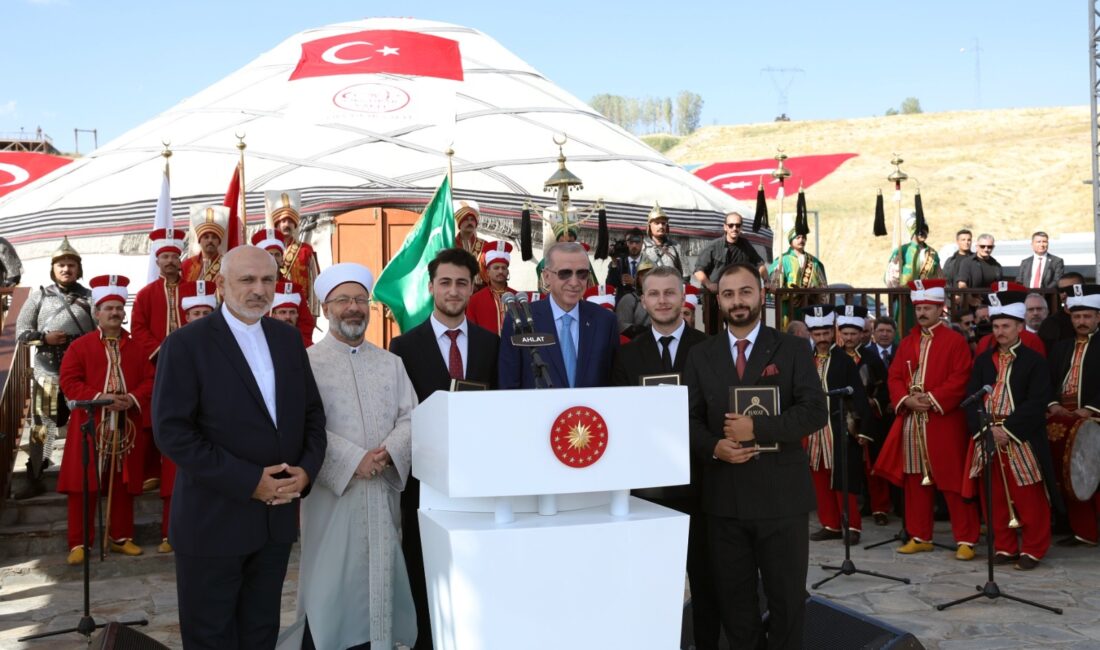 İLGİNİZİ ÇEKEBİLİR: Erdoğan, Türkmenistan Devlet Başkanı Berdimuhammedov’u resmi törenle karşıladı