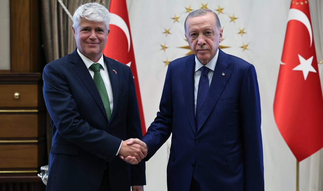 İLGİNİZİ ÇEKEBİLİR: Erdoğan, Türkmenistan Devlet Başkanı Berdimuhammedov’u resmi törenle karşıladı