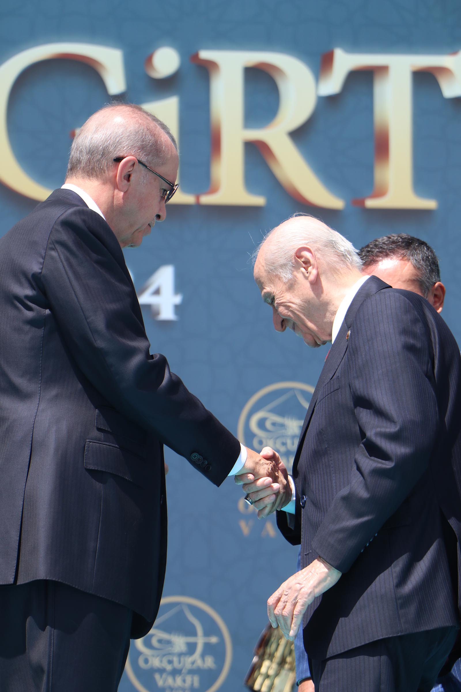 Cumhurbaşkanı Erdoğan: Malazgirt ruhunu yaşatacak, yeni nesillere şanla şerefle teslim edeceğiz/ Ek fotoğraflar 1 Cumhurbaşkanı Erdoğan: Malazgirt ruhunu yaşatacak, yeni nesillere şanla şerefle teslim edeceğiz/ Ek fotoğraflar