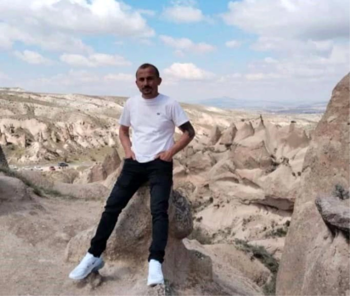 evinde televizyon karsisinda olu bulundu 17739882 amp