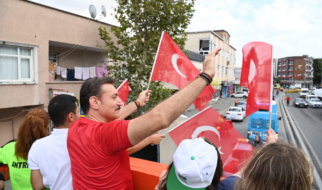 İSTANBUL, – 30 Ağustos Zafer Bayramı nedeniyle Bahçelievler Belediyesi, ilçede