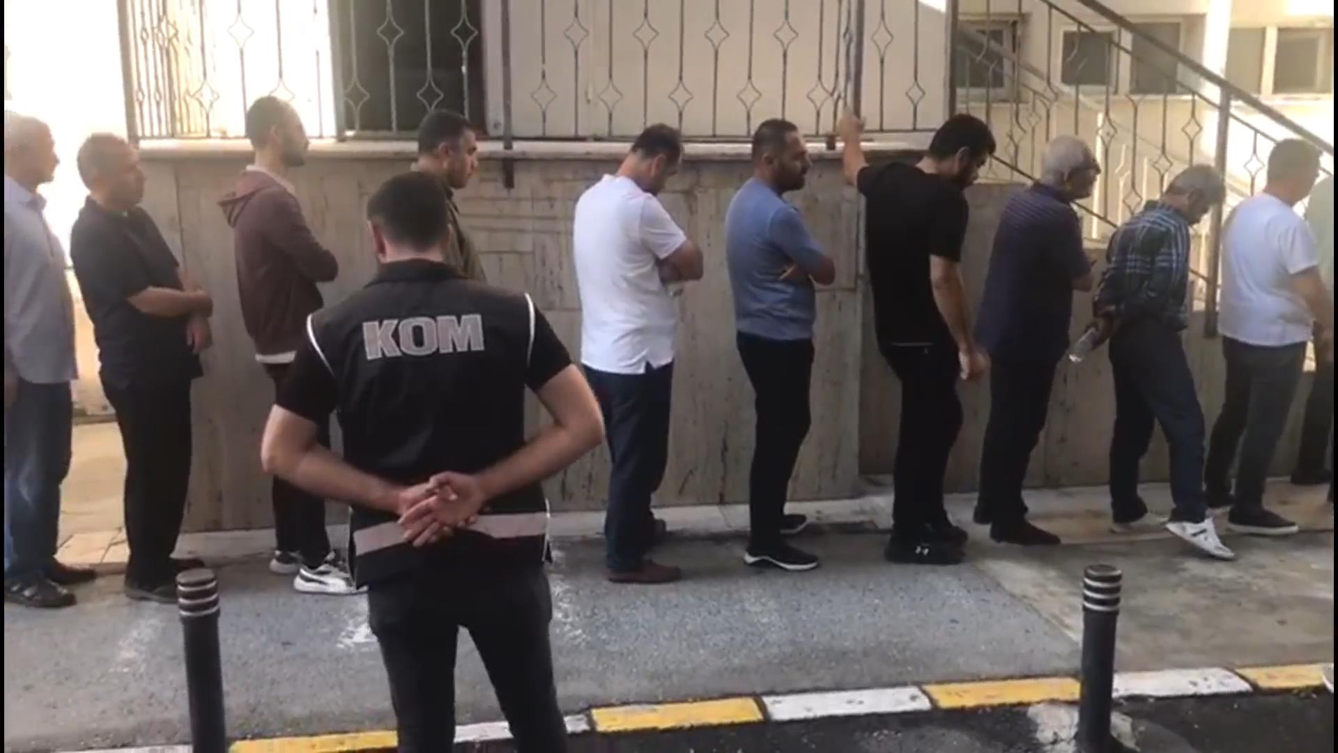 İstanbul Başakşehir Tapu Müdürlüğü'nde rüşvet operasyonu: 17 gözaltı (Görüntüyle)