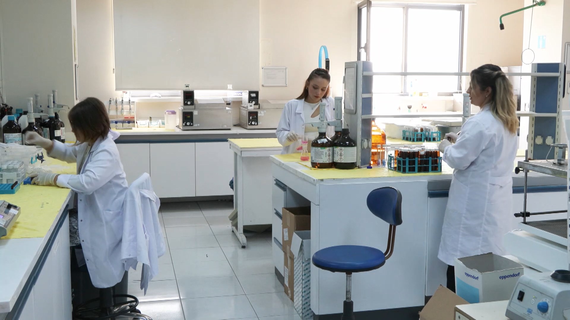 İstanbul Kırtasiye ürünleri laboratuvarda böyle test ediliyor