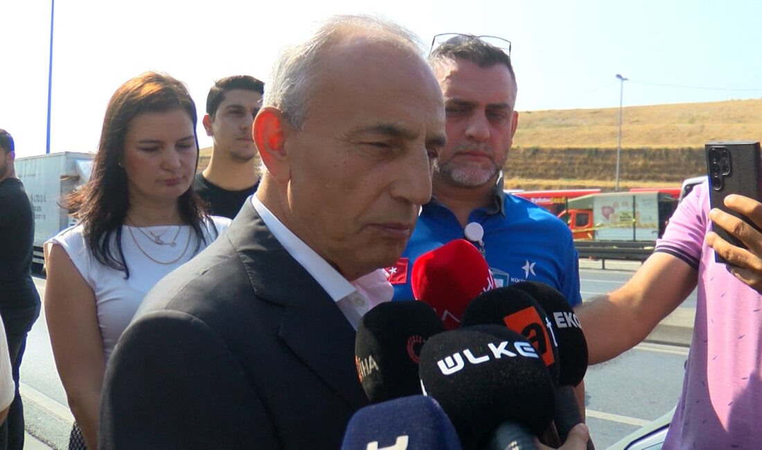 İSTANBUL KÜÇÜKÇEKMECE”de metrobüs kaza yaptı. Kazada 1 kişi öldü 2’si