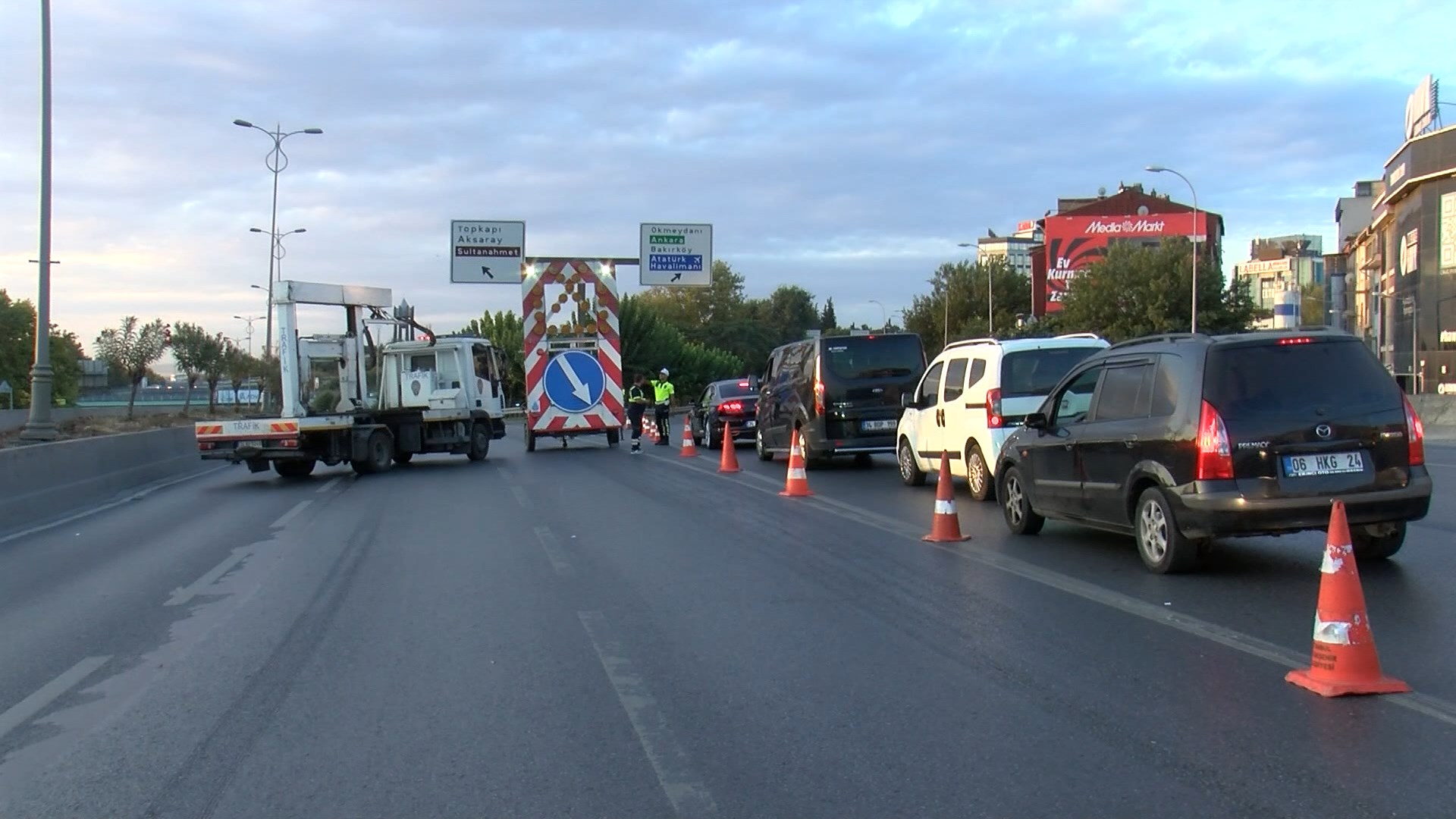 İstanbul Vatan Caddesi 30 Ağustos provaları için trafiğe kapatıldı