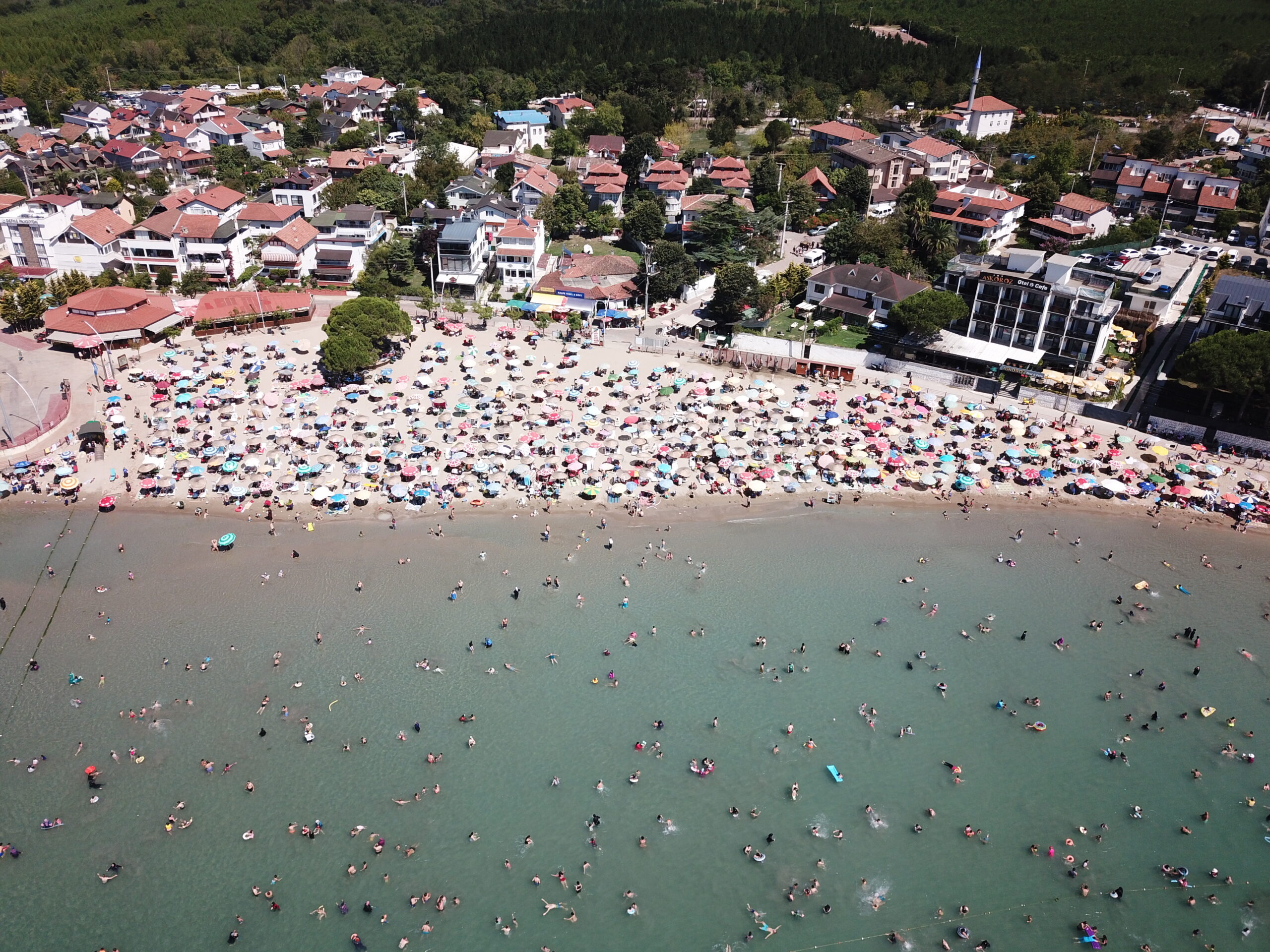 Kandıra’da 2 plaj hariç denize girme yasağına devam