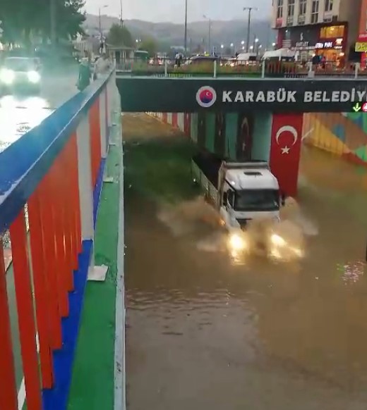 Murat ÖZELCİ/ KARABÜK, – KARABÜK’te etkili olan sağanak sonrası birçok