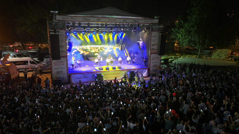 Büyük bir ilgi ve beğeniyle devam eden Geleneksel Ağustos Fuarı’nda