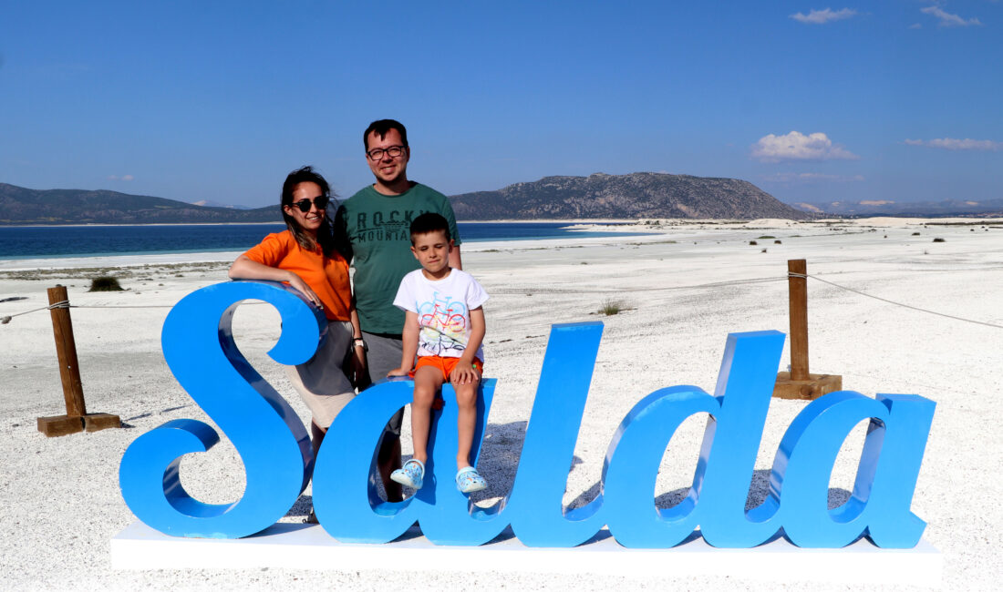 İLGİNİZİ ÇEKEBİLİR: Yılbaşı hindisinin kilosu 350 lira Van’da üniversiteli Rojin’den