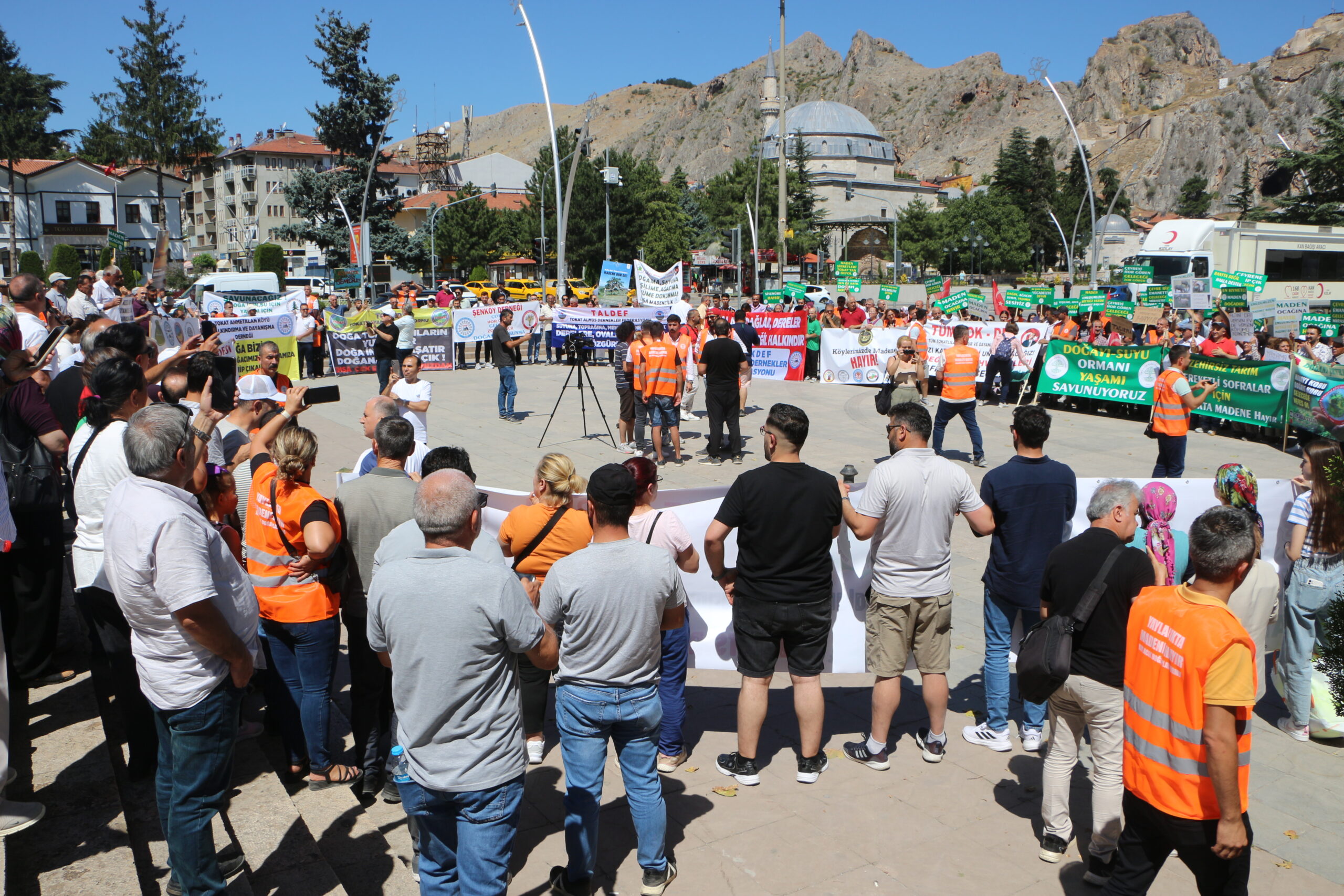 Şehitler Köyü'nde Maden Arama Çalışmaları Protesto Edildi. Tokat'ta köylüler, maden arama çalışmasını protesto etti