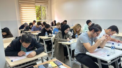 İSTANBUL, – Ümraniye Belediyesi’nin hazırlık kursunu tamamlayan 317 öğrenciden 280’ini