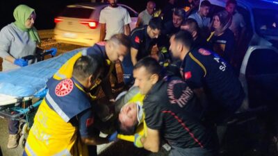 Kahramanmaraş’ın Elbistan ilçesinde hafif ticari araç ile otomobilin çarpışması sonucu