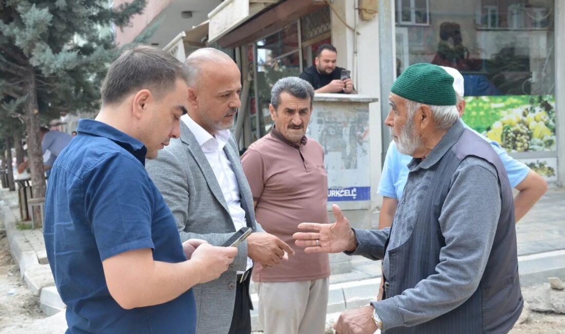 Afşin Belediye Başkanı Koray Kıraç, Fevzi Çakmak Caddesi’nde sürdürülen kaldırım