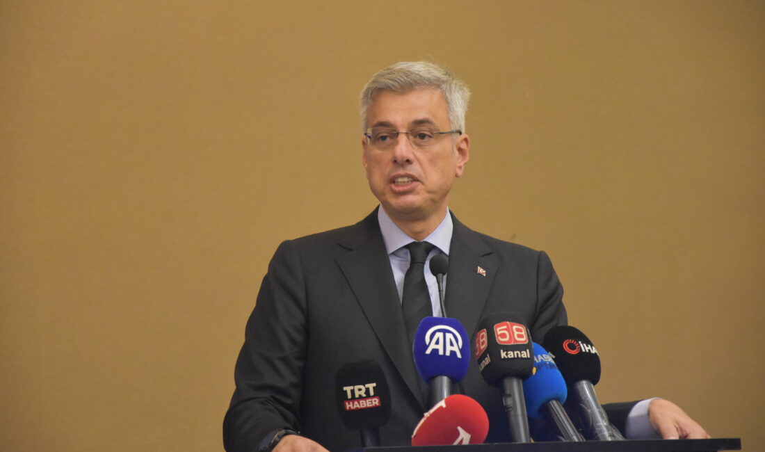 ‘BİRLİKTE HAREKET ETMEMİZ GEREKİR’ Sağlık Bakanı Kemal Memişoğlu Sivas Valiliği