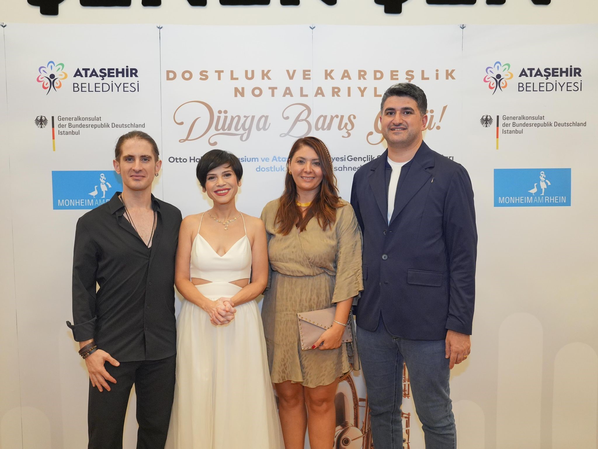 Dünya barışı için iki ülkeden Ataşehir’de ortak konser