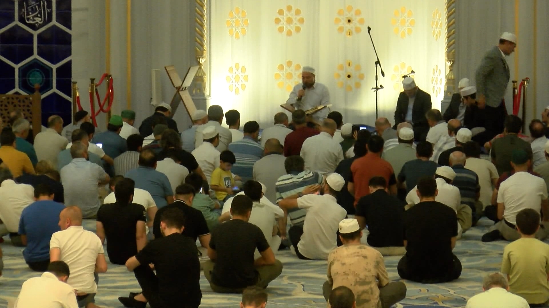 İstanbul İstanbul'da Mevlit Kandili idrak edildi