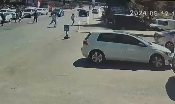 Baran AKKAYA/İSTANBUL, – Küçükçekmece Adliyesi’nin bulunduğu caddede iki grup arasında