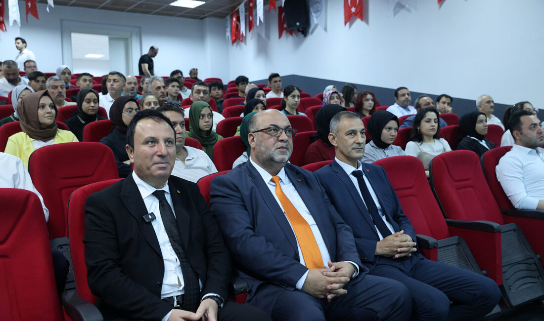 Dulkadiroğlu Belediye Başkanı Mehmet Akpınar, gençlerin bilimin ve erdemin ışığında