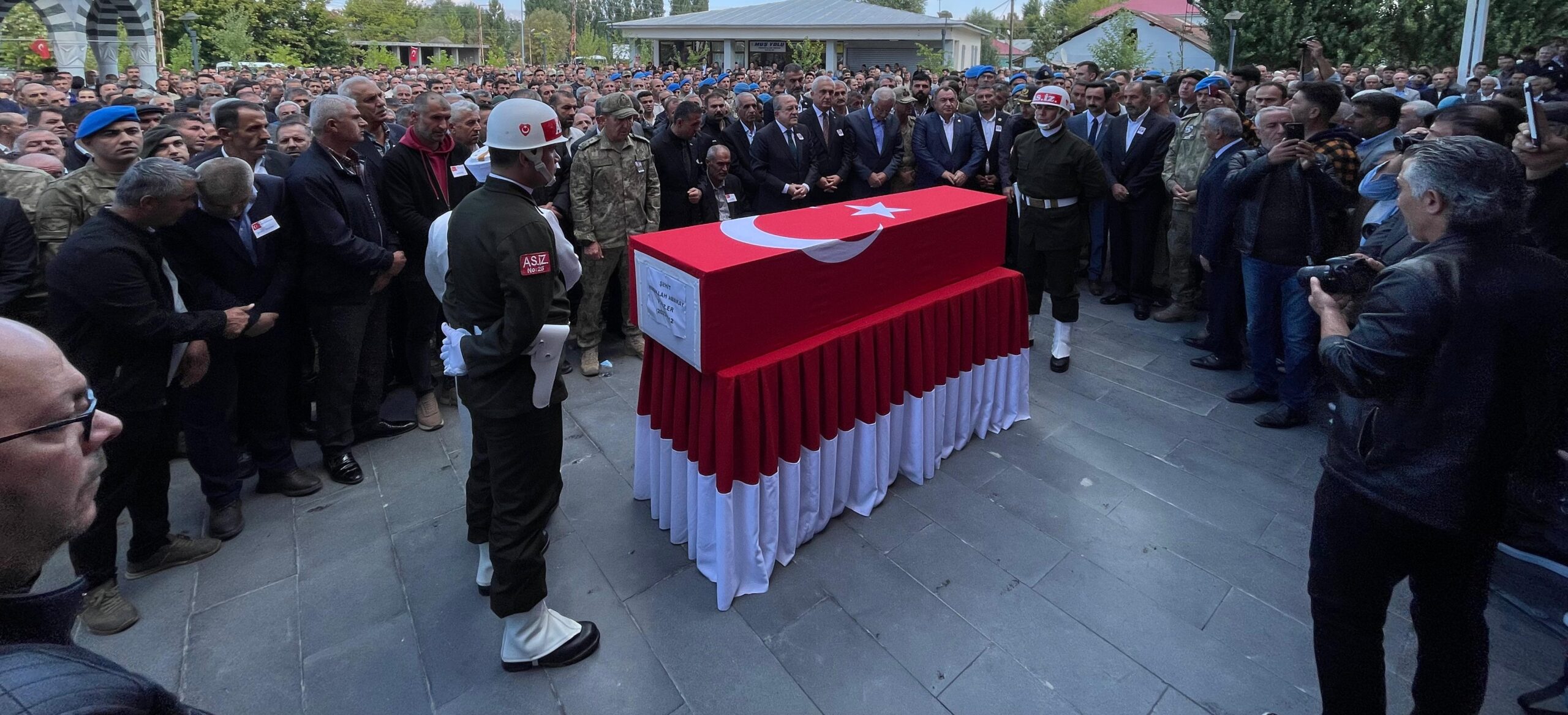 Şehit sözleşmeli er, son yolculuğuna uğurlandı