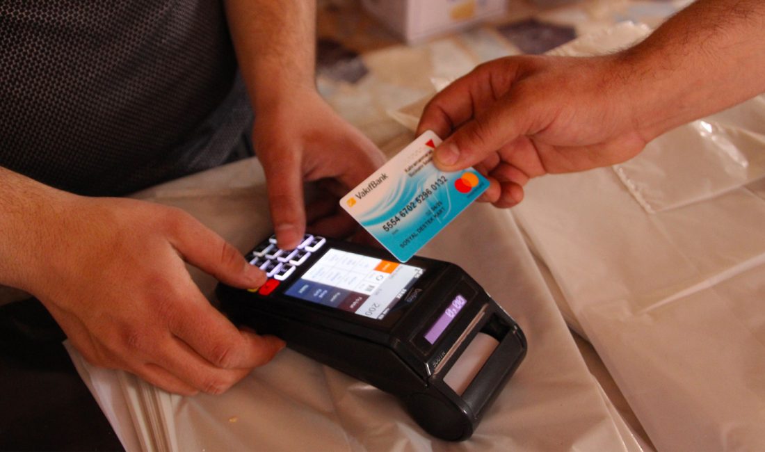 Sosyal belediyecilik faaliyetlerini artırarak sürdüren Kahramanmaraş Büyükşehir Belediyesi, Dermankart ile