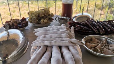Kahramanmaraş'ta, kabarcık üzümünden yapılan pekmez ürünleri, ihracat pazarına yöneliyor. 