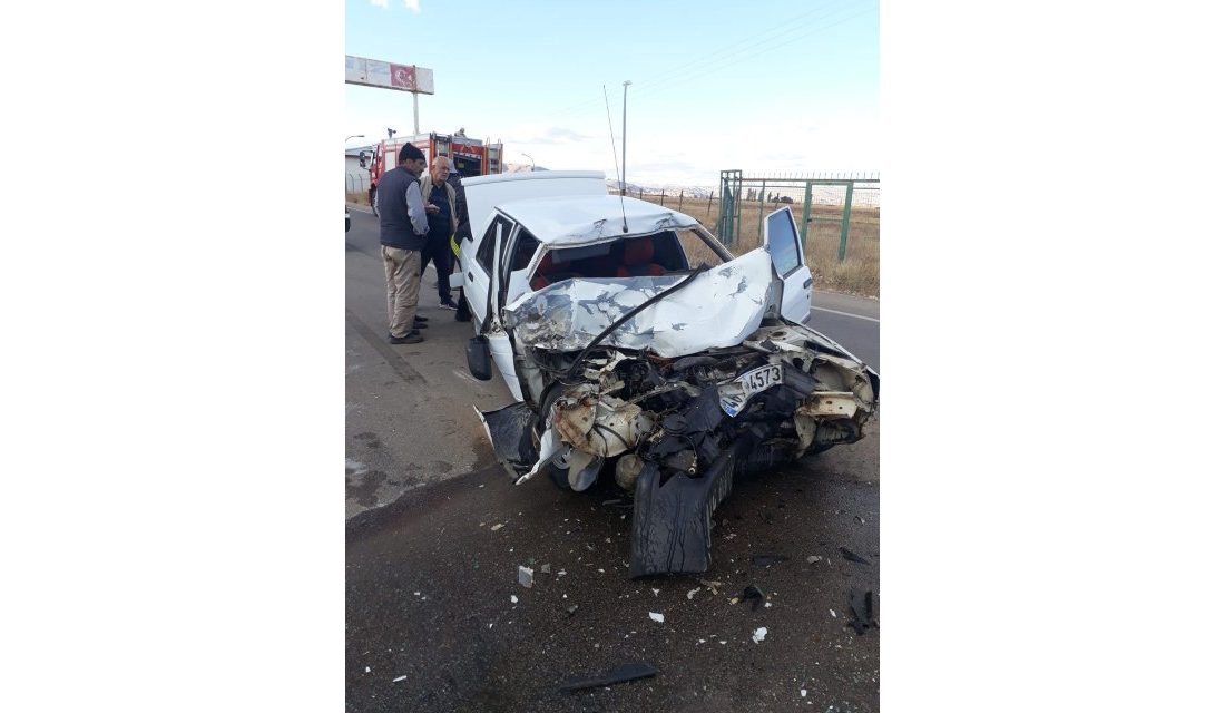 Kahramanmaraş’ın Afşin ilçesinde otomobilin traktör römorkuna arkadan çarpması sonucu 1