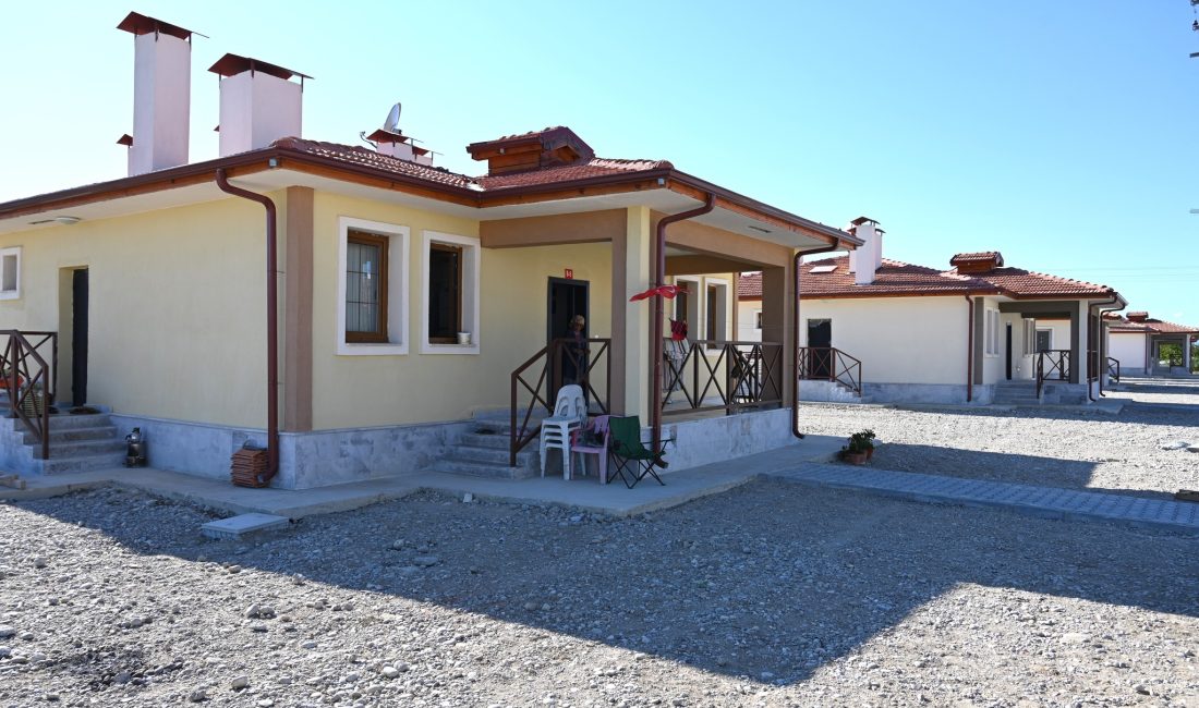 Kadirli ilçesinde Toplu Konut İdaresi Başkanlığınca (TOKİ) inşa edilen köy