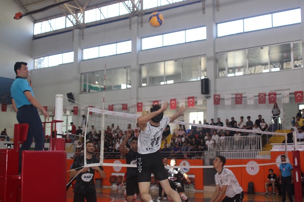 KAHRAMANMARAS’TA 6 SUBAT'LA VOLEYBOL FIRTINASI ESIYOR1