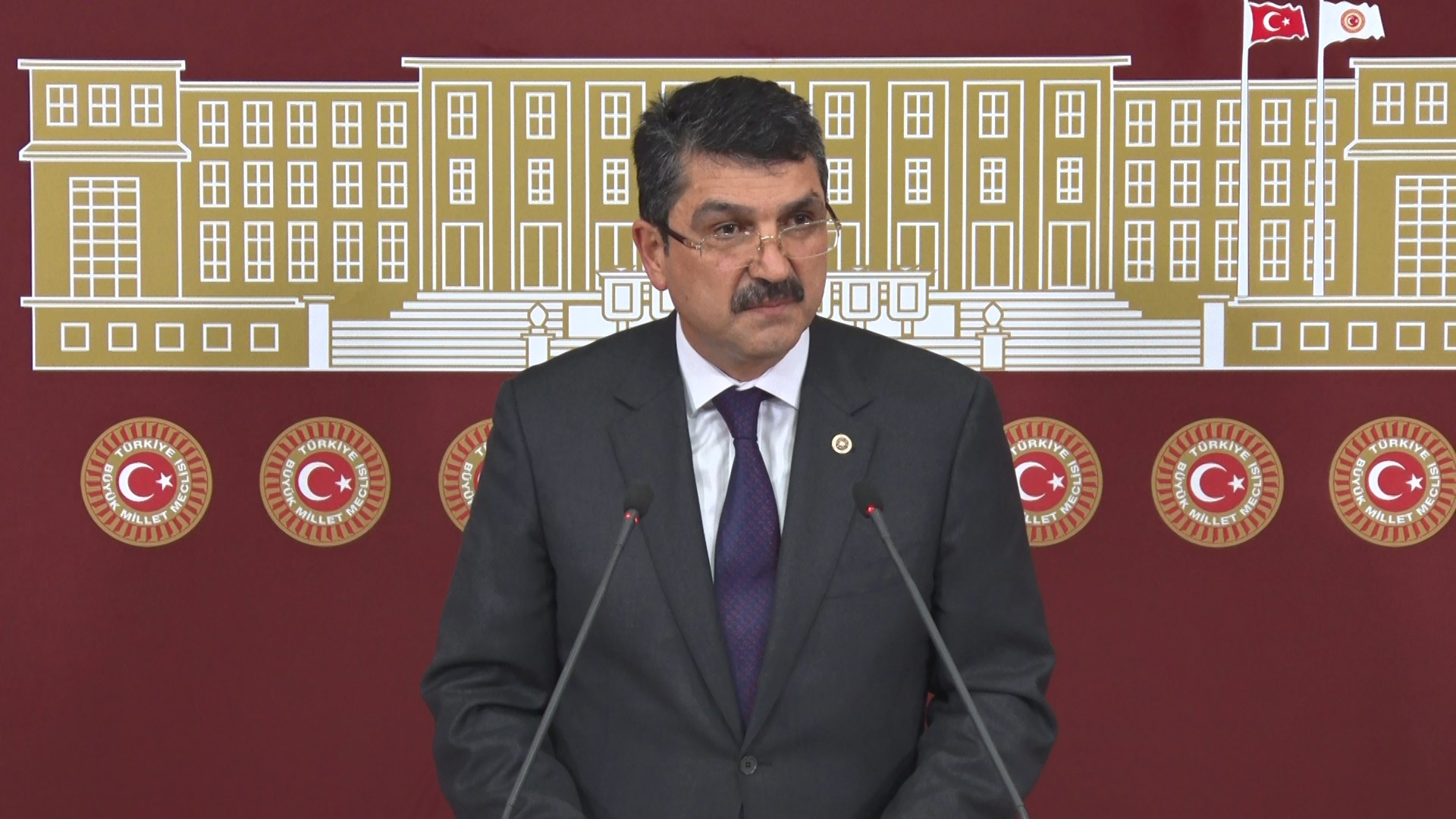 AK Parti'li Nasıroğlu: Dönmek isteyen işçilerin işi hazır