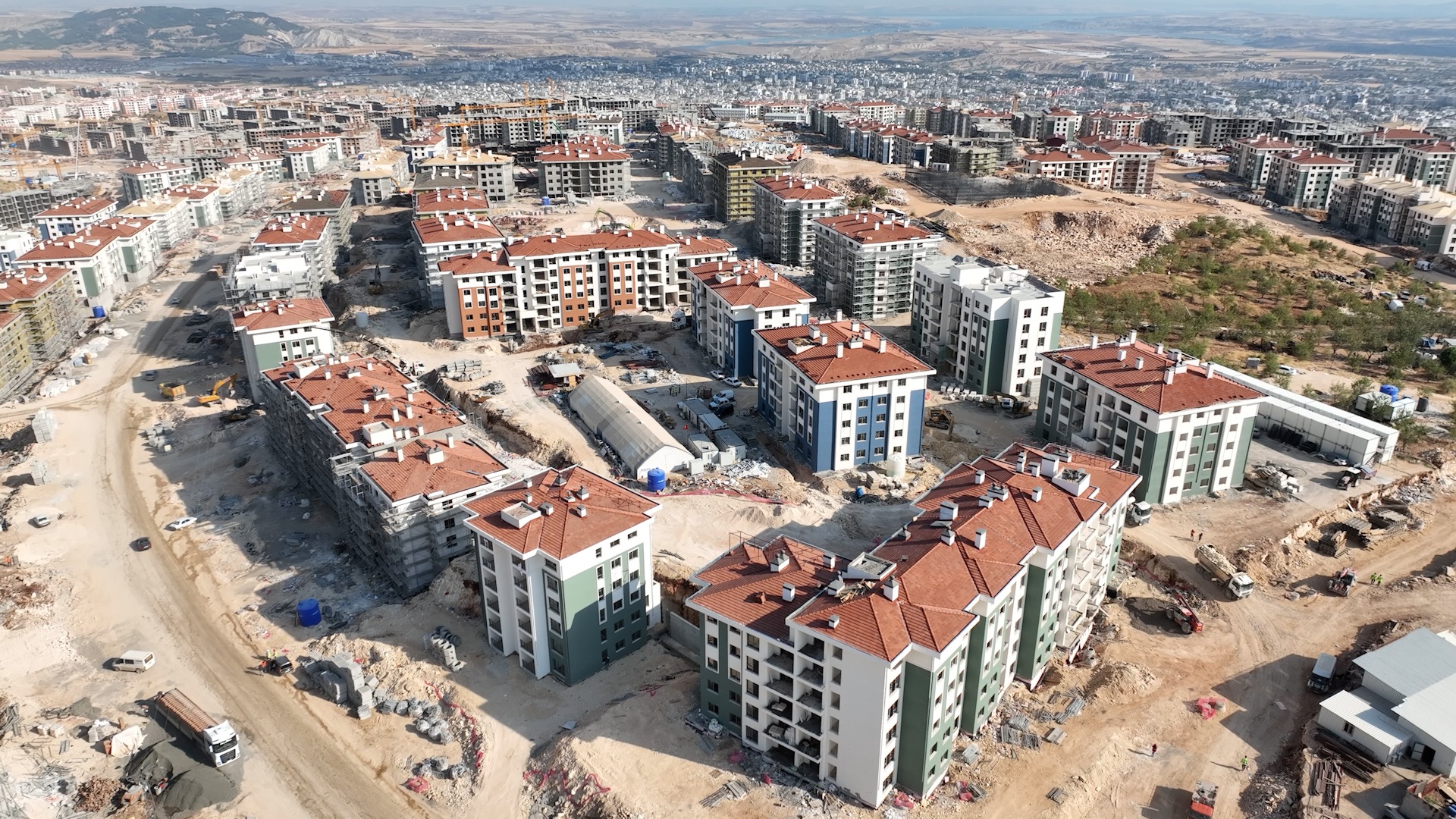 Bakan Kurum: Adıyaman İndere'de 9 bin 603 konut için gece gündüz çalışıyoruz