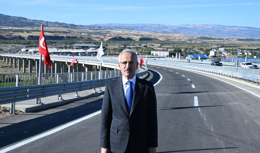 ANKARA, – ULAŞTIRMA ve Altyapı Bakanı Abdulkadir Uraloğlu, Ankara-Kırıkkale-Delice ve