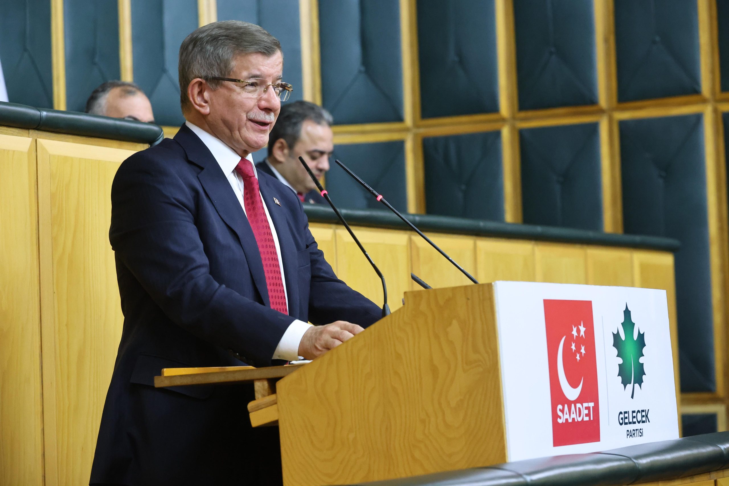 Davutoğlu: Çözüm sürecindeki hatalar tekrar edilirse, yeni yaralar açılır