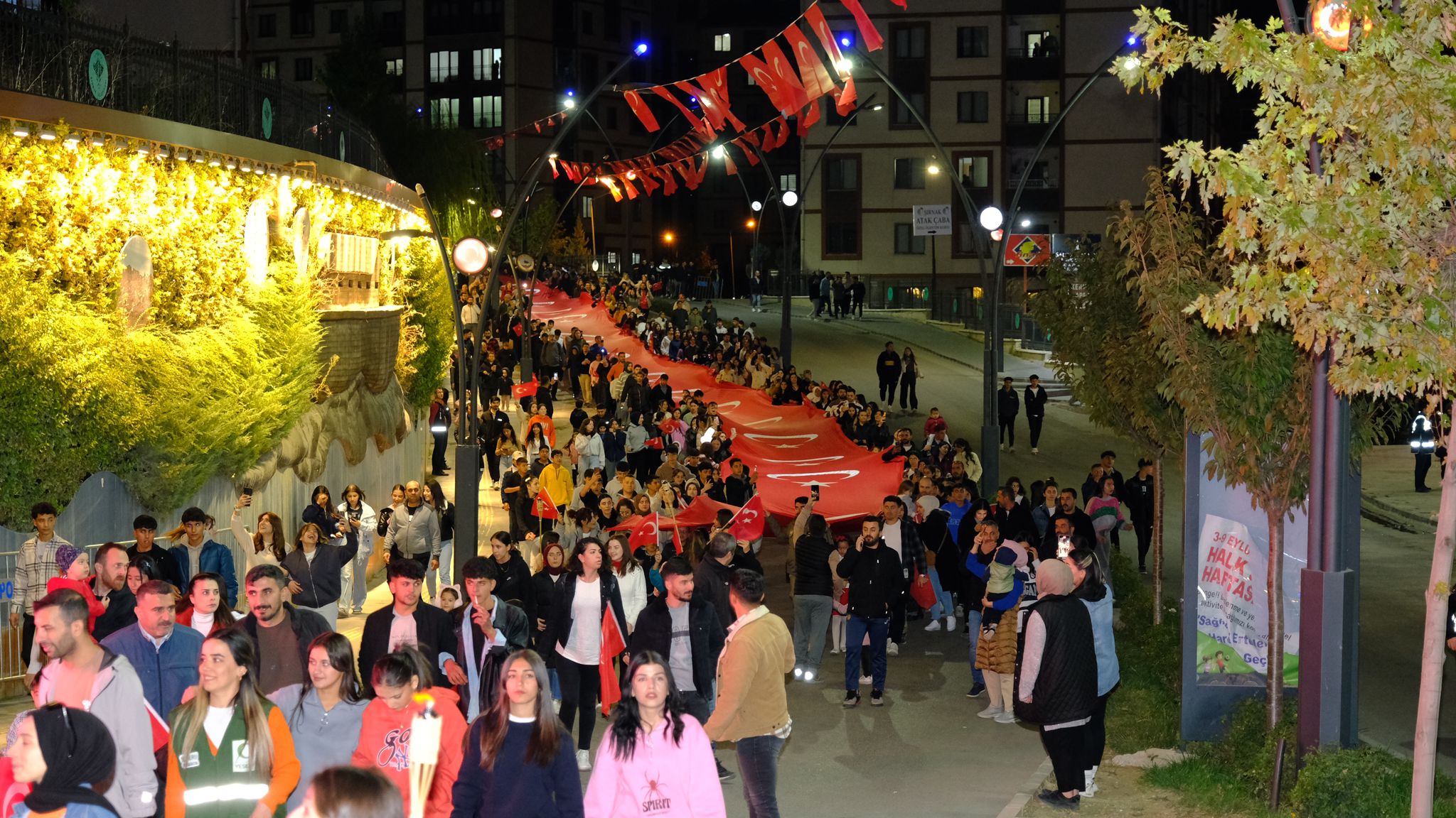 Doğu ve Güneydoğu'da 'Cumhuriyet' coşkusu (3)