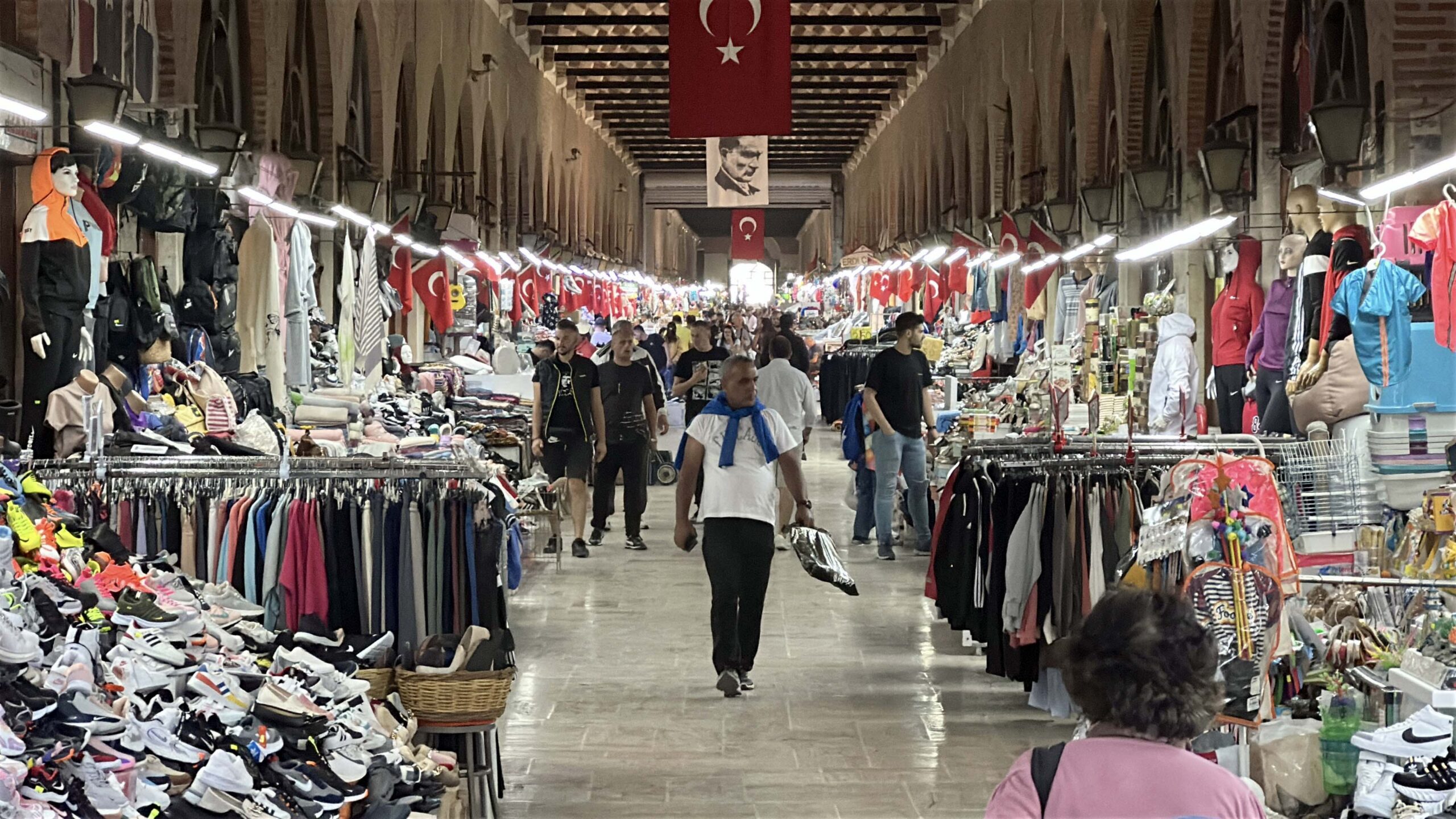 Edirne'nin tarihi çarşıları, Osmanlı'dan kalma 'deve kuşu yumurtası' geleneğiyle korunuyor