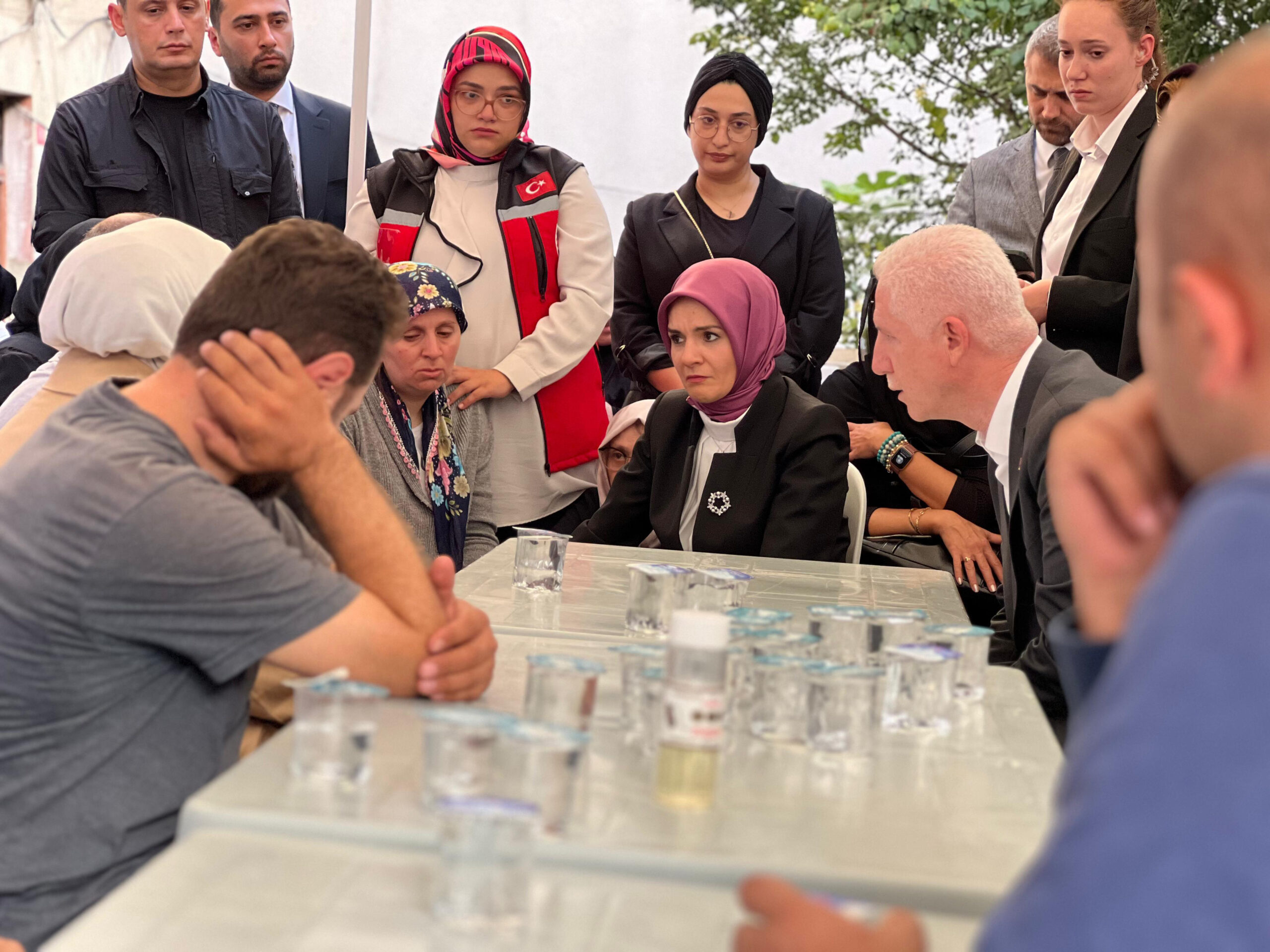 İstanbul Bakan Göktaş'tan İstanbul'da öldürülen İkbal ve Ayşenur'un ailelerine taziye ziyareti