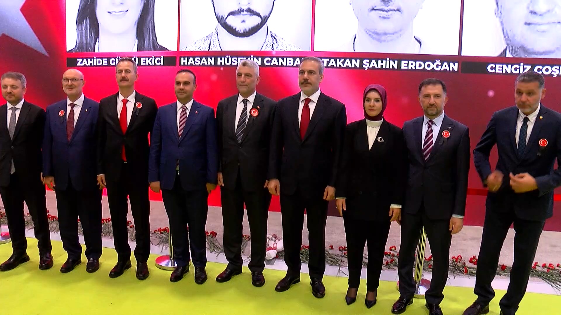 İstanbul Bakanlar, SAHA EXPO'da TUSAŞ standını ziyaret etti