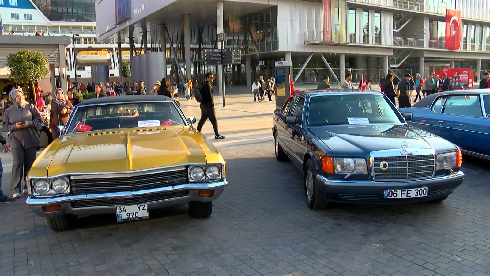 İstanbul Cumhuriyetin 101'inci yılında 101 klasik otomobil sergisi