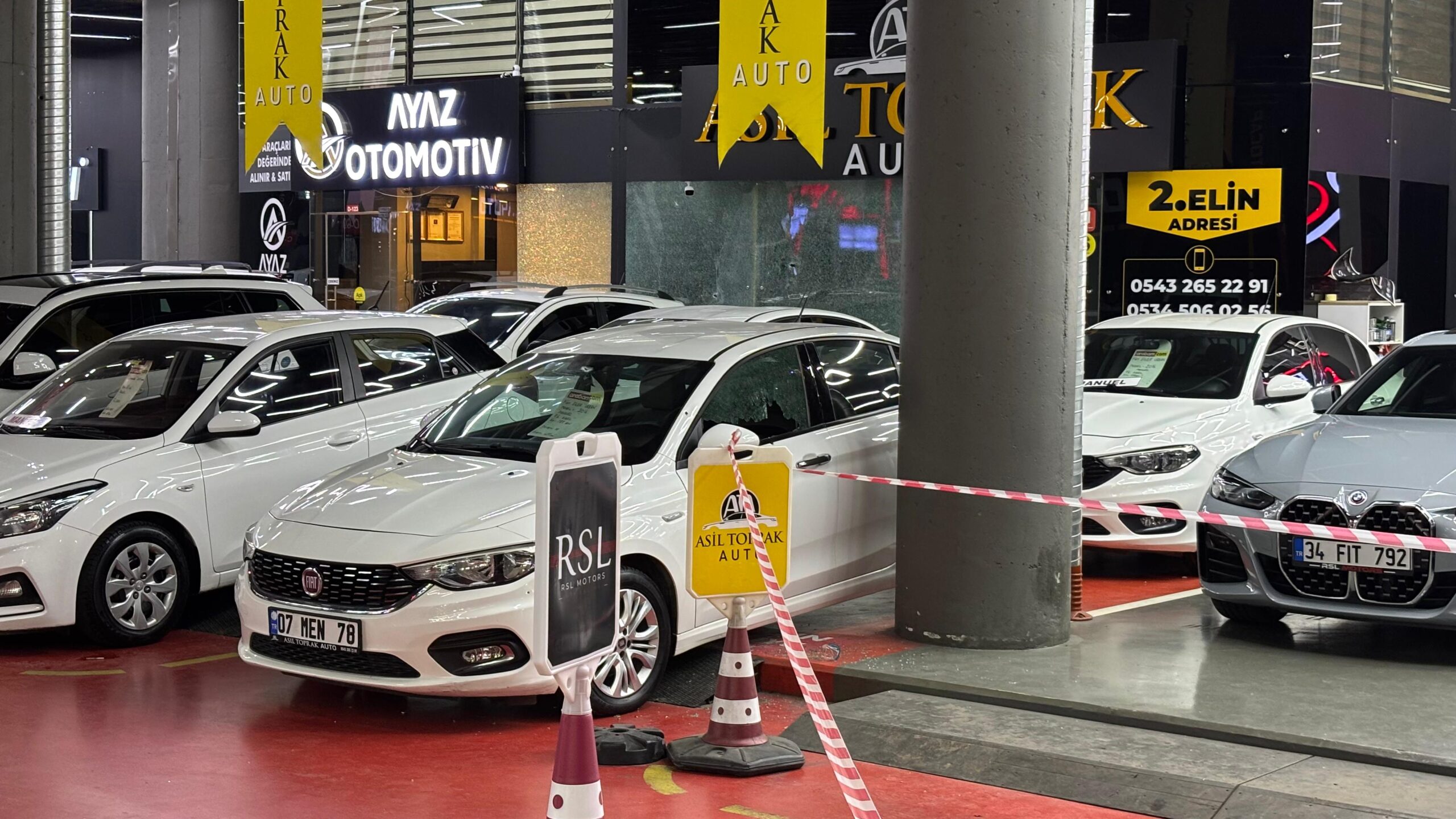 İstanbul Esenyurt’ta çarşaf giyip otomatik silahla oto galeriye kurşun yağdırdı