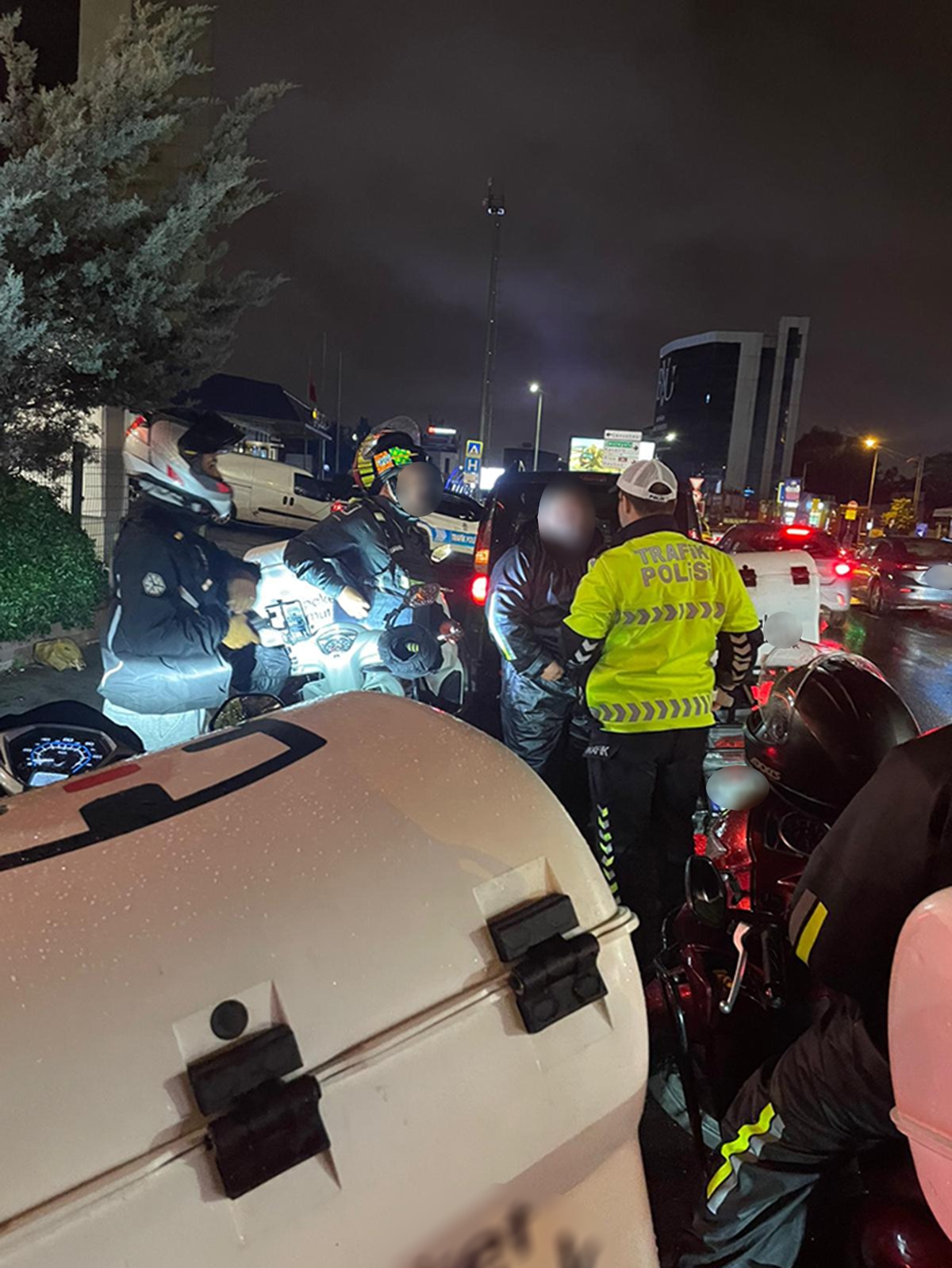İstanbul İstanbul'da motosiklet sürücülerine denetim: 581 bin lira para cezası kesildi